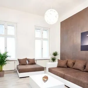 The Hidden Pearl , Berlin Deutschland
